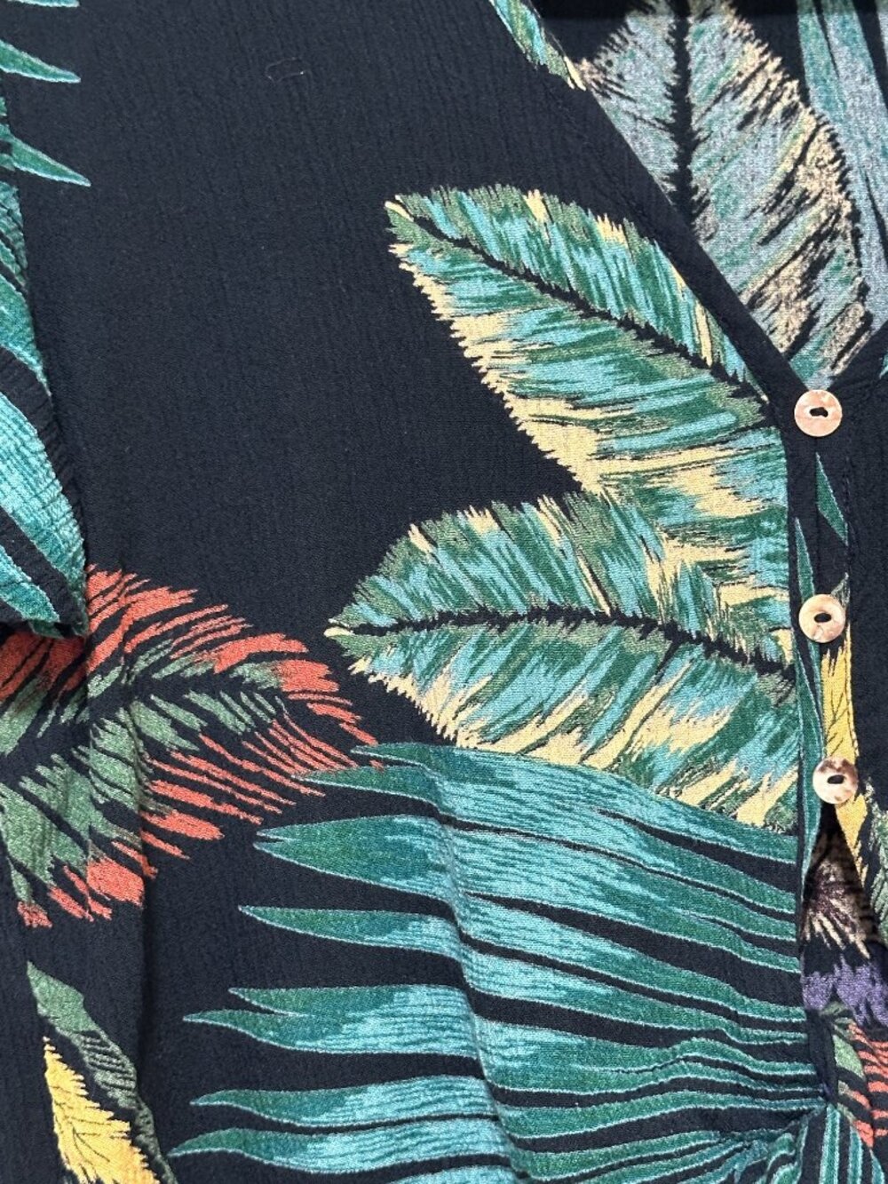 Patrons of Peace Tropical Jungle Palm Tie-Front Crop Top - Size Small - Picture 4 of 11